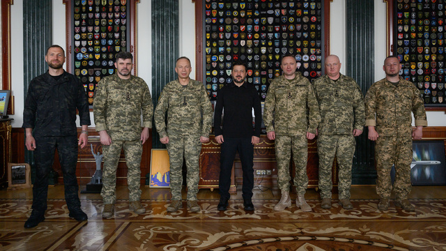 Zelenskyj, Ihor Skybiuk (druhý sprava)