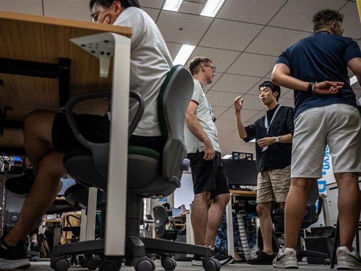Japonci muži Japonec kancelária práca šortky oblečenie