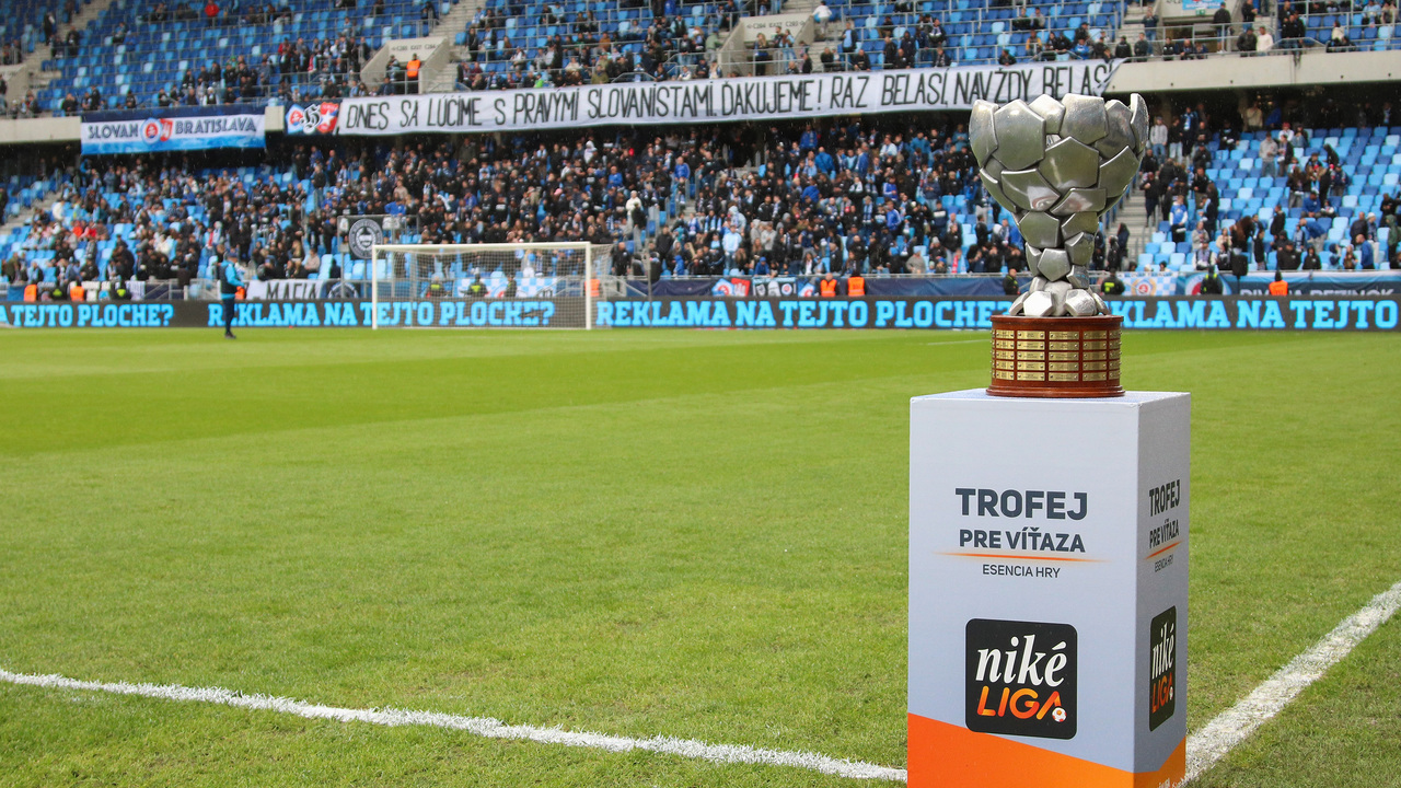 niké liga trofej