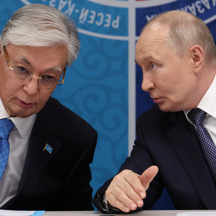 tokajev putin.jpg