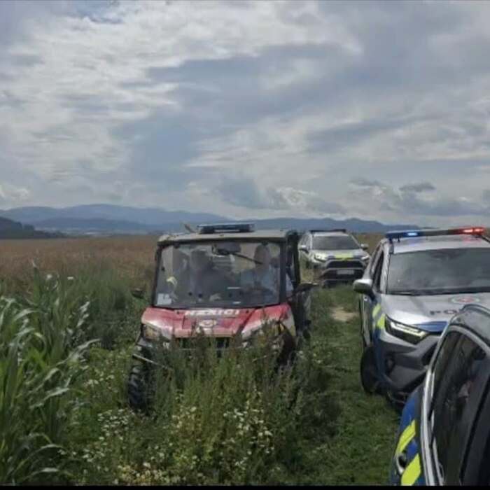 polícia policajné auto hasiči