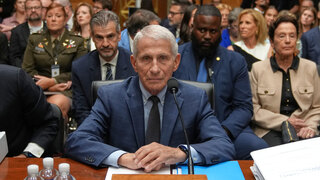 „Neskončím za mrežami,“ odkázal Fauci republikánom. Bývalý poradca pre pandémiu covidu odmietol vypovedať pred Senátom