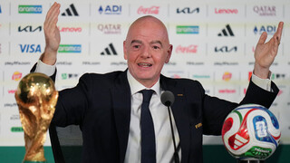 Šéf českého futbalu podporil Infantina a „privatizáciu“ MS. Vyhoďte ich, predali svoju dušu, reagujú v Európe