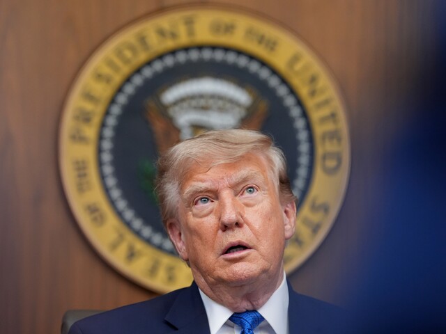 Trump odložil 50-percentné clá na Kanadu o tri dni. Tvrdí, že dohoda je na dosah, Ottawa upozorňuje na nedoriešené otázky