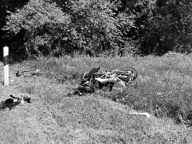 Policajt na služobnej motorke po nehode na Liptove zomrel. Zabil ho vodič, ktorý prešiel do protismeru