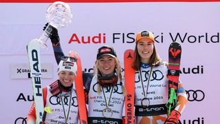 Lara Gutová-Behramiová, Mikaela Shiffrinová a Petra Vlhová