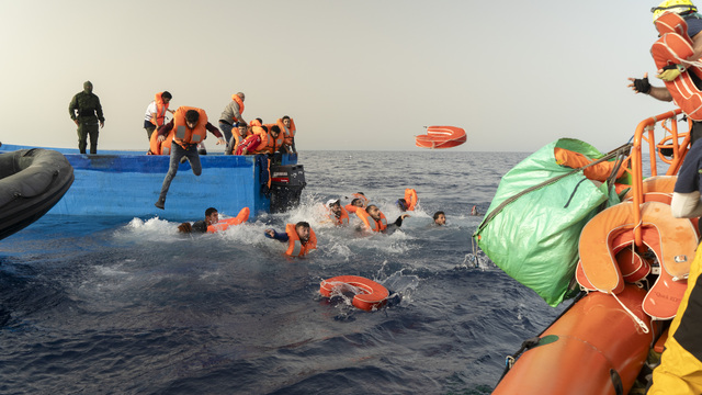 migranti na mori.jpg
