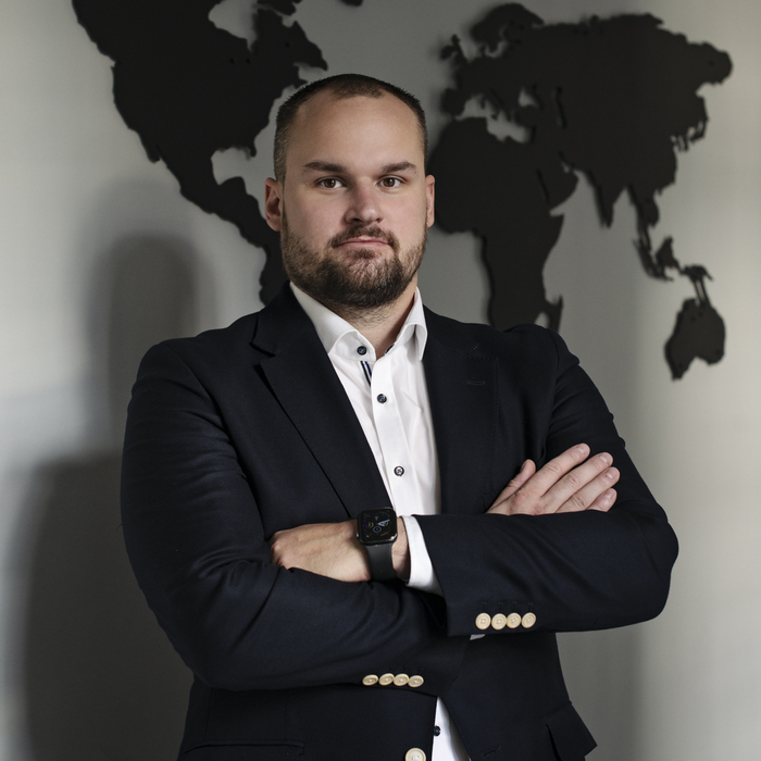 Roman Abrahám Výkonný riaditeľ/ Executive director ochranma.sk