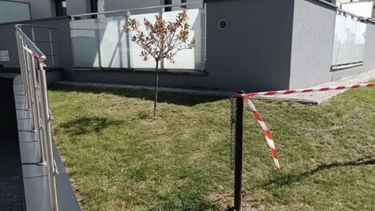 balkón nehoda páska
