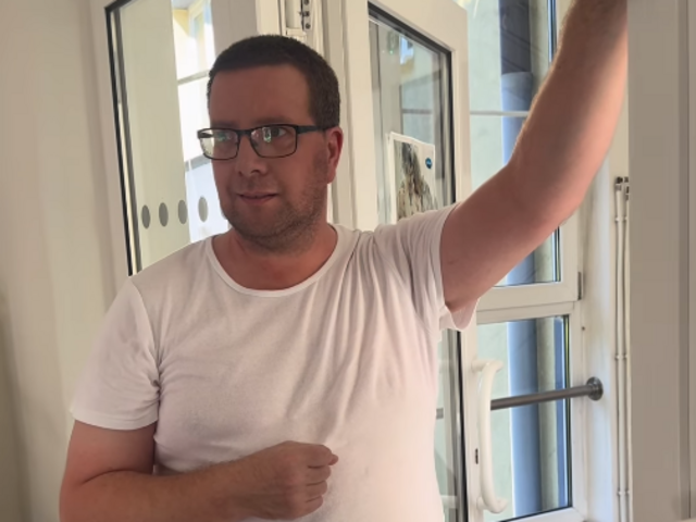 Nepoučil sa a chytili ho lovci pedofilov. Polícia zatkla muža, ktorý dával sexuálne návrhy maloletej a už za to raz sedel