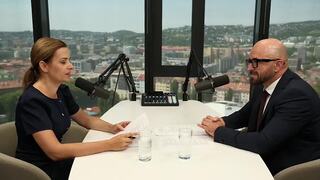 Trump straší trhy, aby sám zarobil