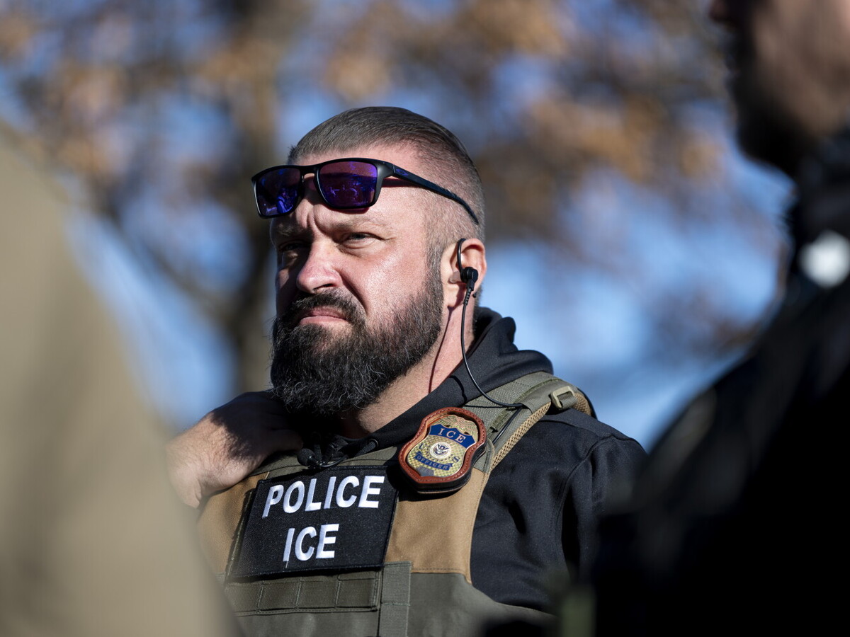 policajt agent ICE