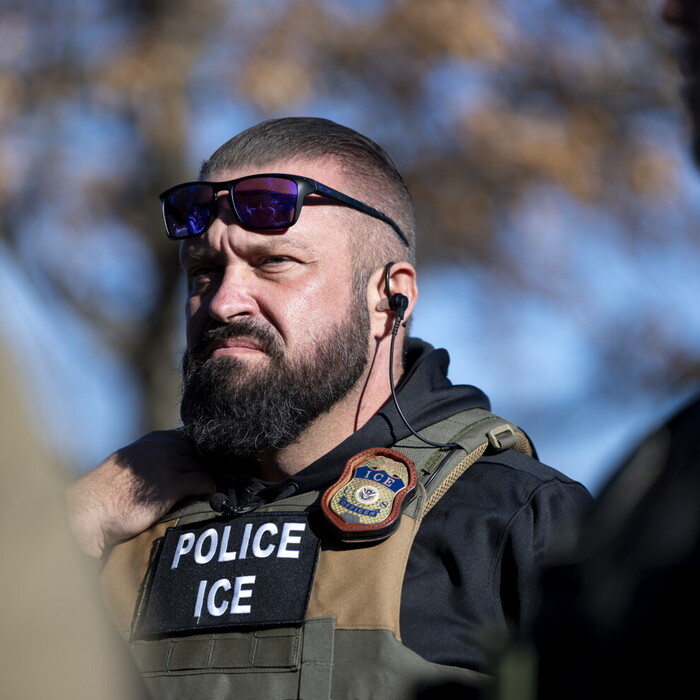 policajt agent ICE