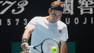 Federer sa už nemôže nazývať športovým miliardárom. Švajčiarsky elegán stratil desiatky miliónov za deň