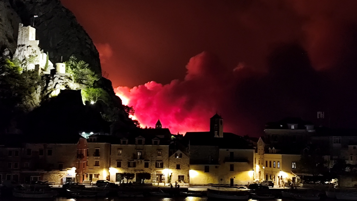 Chorvátsko Omiš požiar