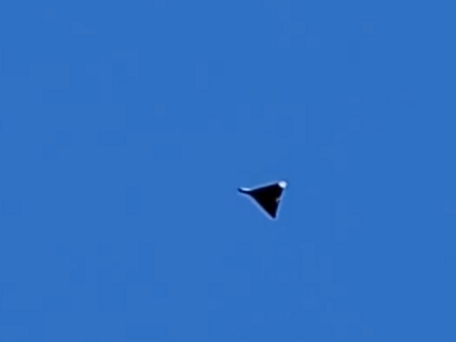 V Rumunsku havaroval neznámy dron. Letel tak nízko, že ho radary nezachytili. Miestni majú ostať doma