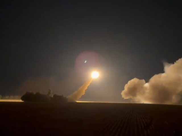 Ukrajinci zasiahli stredisko Roskosmosu v Samarskej oblasti. Pri nočných útokoch použili rakety Flamingo