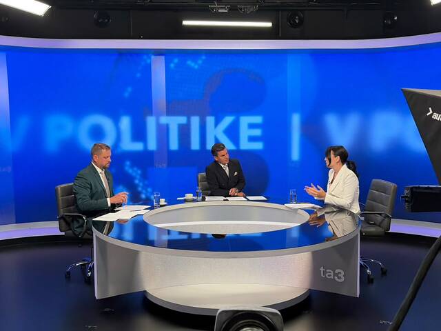 V politike, jurík, šaško