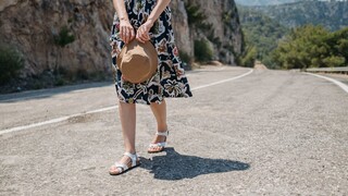leto sandále prechádzka cesta šaty žena dievča 
