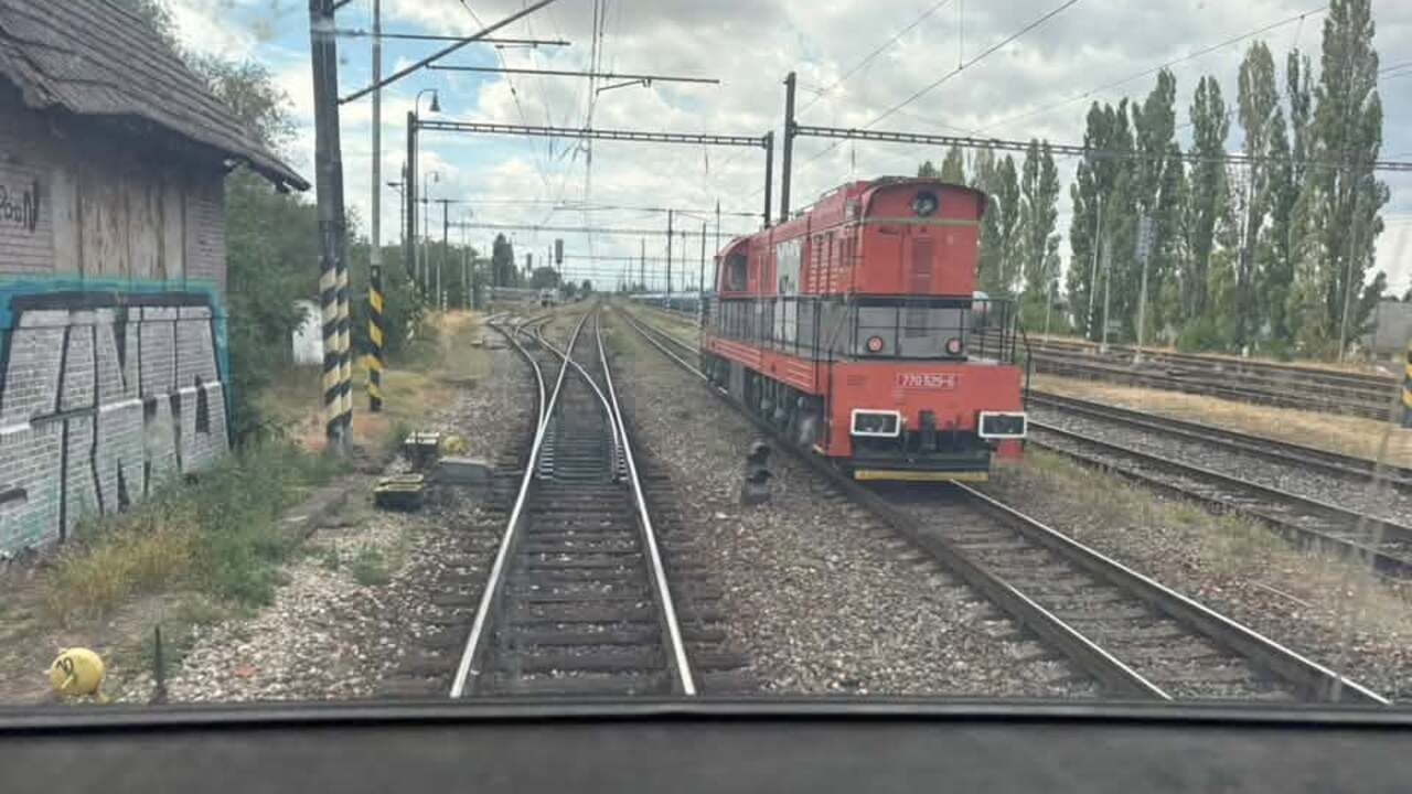vlak návestidlo stoj