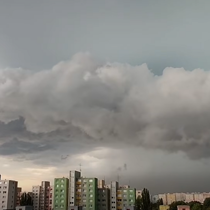 supercela nad bratislavou.png
