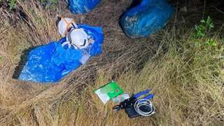 Polícia prekazila pripravovaný podpaľačský útok na výrobňu dronov. Obvinili troch cudzincov