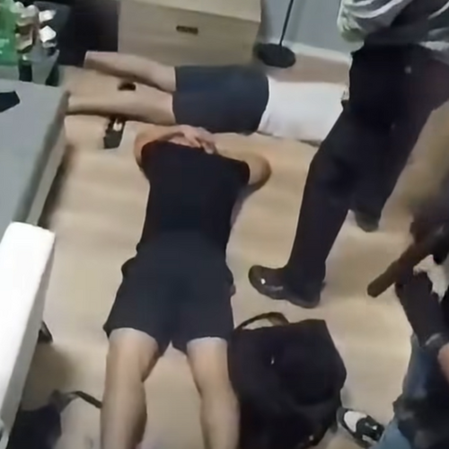 policajny zasah poliaci