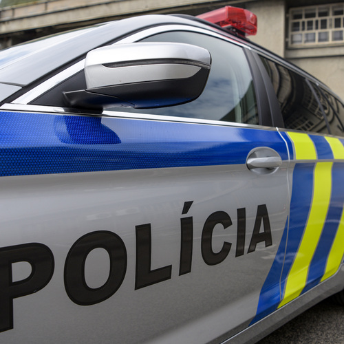 policajné auto.jpg