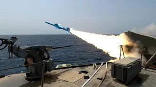 Irán rozšíril odvetu proti USA. Zaútočil na základne v dvoch krajinách, v Hormuze horí obrovský tanker