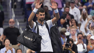 Šok na US Open: Djokovič prvýkrát v kariére končí už v 1. kole. Počas zápasu vracal, trápili ho kŕče aj chrbát
