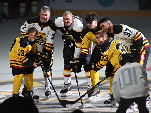 Legendy NHL sa nevedeli vynadívať na Slovensko. Jedného očarilo tak, že zmeškal odlet z Chárovej rozlúčky