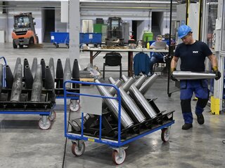 ZVS holding otvoril v Snine novú linku na výrobu tiel delostreleckej munície
