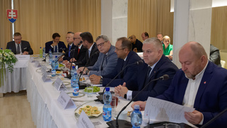 Slovensko napokon podporí dohovor o odškodnení Ukrajiny. SaS tvrdí, že Fico priznal vplyv Ruska, no rozhodnutie víta