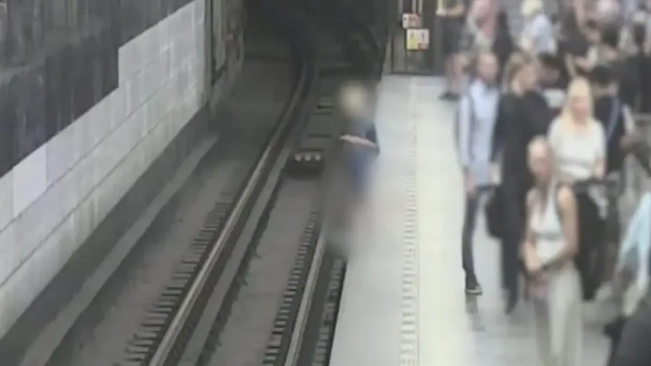 metro Praha chlapec pád