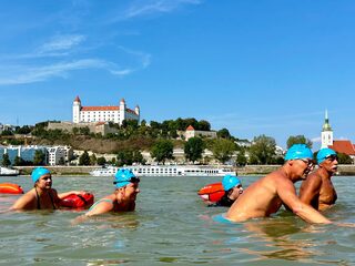 Dunaj Bratislava plavci bratislavský hrad 