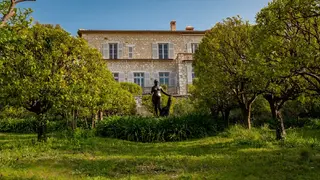 Zmiznuté diela maliara Renoira sú opäť v rukách polície. Úrady zadržali šesť osôb pre podozrenie z krádeže