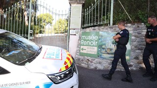 Krádež ako z filmu vo francúzskom Cagnes-sur-Mer. Zlodeji ukradli z múzea Renoira vzácne diela za milióny eur
