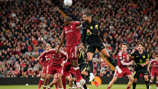 Lobotkov Neapol v úvode Ligy majstrov tesne podľahol Arsenalu. Atlético s Hanckom na Anfielde neuspelo proti Liverpoolu