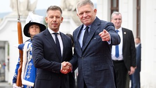 Bratislavský hrad hostí premiérov krajín V4 aj írskeho predsedu vlády. Lídri sa stretávajú na rokovaní