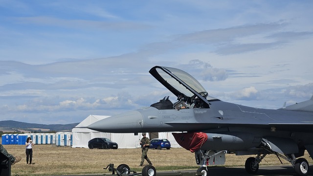 stíhačka F16 Ozbrojených síl SR