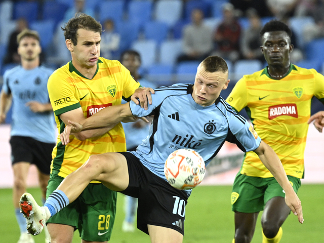 Šesť gólov na Tehelnom poli a deľba bodov. Slovan doma opäť nezvíťazil, zachraňoval remízou so Žilinou