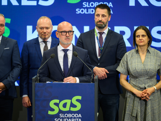 Pri cenách palív sa koalícia môže oprieť aj o opozíciu. SaS sľubuje podporu nižšej spotrebnej dane