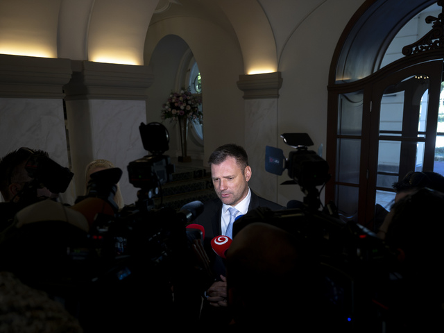 Prezident má na stole návrh na odvolanie Tarabu. Šéf envirorezortu hovorí, že to bude „najbizarnejší“ moment