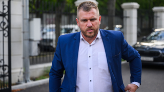 Kuffa po rokovaní s Ficom potvrdil, že ho SNS chce za ministra. Do konca mesiaca Tarabu nenahradí