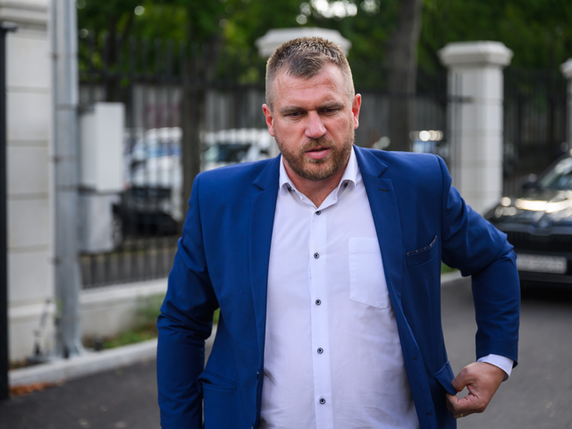 Kuffa po rokovaní s Ficom potvrdil, že ho SNS chce za ministra. Do konca mesiaca Tarabu nenahradí
