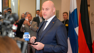 Kompromis o protiruských sankciách stoplo Lotyšsko. Tlak Európy nemôže byť pohodlnejší pre Kremeľ, vyhlásil premiér