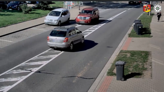 cesko auto bez pneumatiky.png