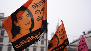 Postavili sa talianskej mafii 'Ndrangheta. Denise poslala otca do basy za vraždu matky, teraz záhadne zomrela aj ona