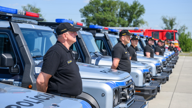 policajti