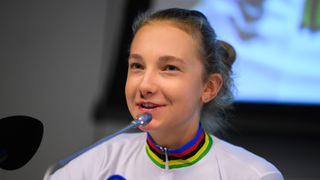 Slovensko má zlato z majstrovstiev sveta v cyklistike. Chladoňová utiekla domácej favoritke v záverečnom stúpaní